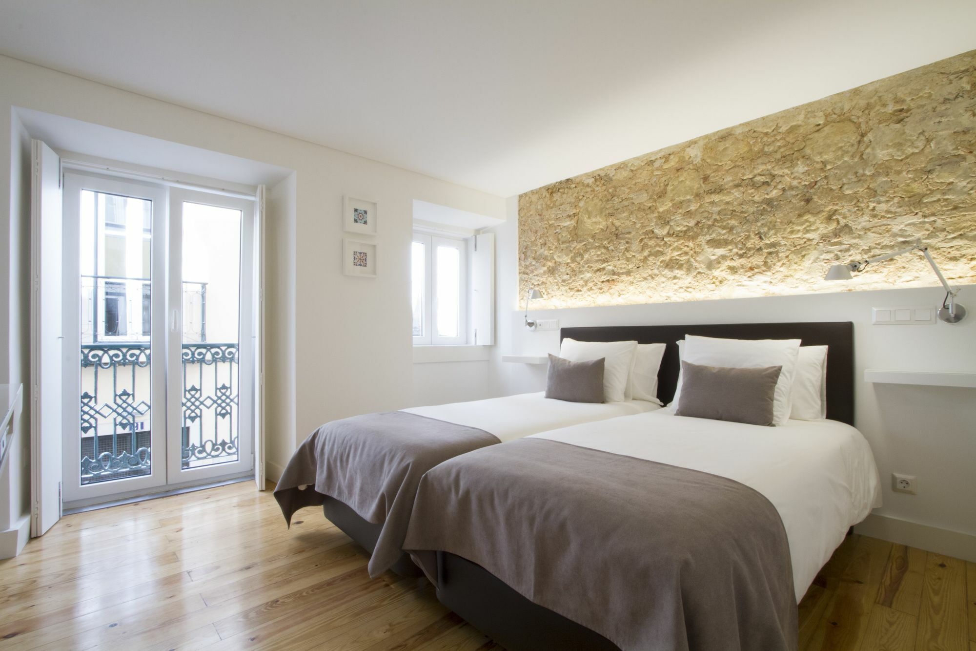 Boutique Apartment Cris Do Carmo Lisbon Bagian luar foto